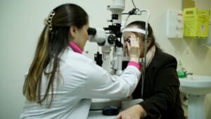 cirurgias oftalmológicas em Santa Catarina,saúde em Santa Catarina,recorde de cirurgias,cirurgias de visão,Secretaria de Estado da Saúde,SES Santa Catarina,Governo de Santa Catarina,atendimento oftalmológico,cirurgia de retina,recuperação da visão,Hospital Regional de São José,São José SC saúde,procedimentos eletivos,saúde pública catarinense,investimentos na saúde,hospitais de Santa Catarina,fila de cirurgias,qualidade de vida