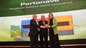 Portonave prêmio ambiental,Prêmio Expressão de Ecologia,sustentabilidade em Navegantes,reciclagem Portonave,gestão de resíduos sólidos,meio ambiente em Santa Catarina,terminal portuário sustentável,economia circular,segurança ambiental,Iceport,câmara frigorífica,reaproveitamento de resíduos,Certificação Lixo Zero,ISO 14001,desenvolvimento sustentável,inovação ambiental,porto de Navegantes,logística sustentável,responsabilidade ambiental