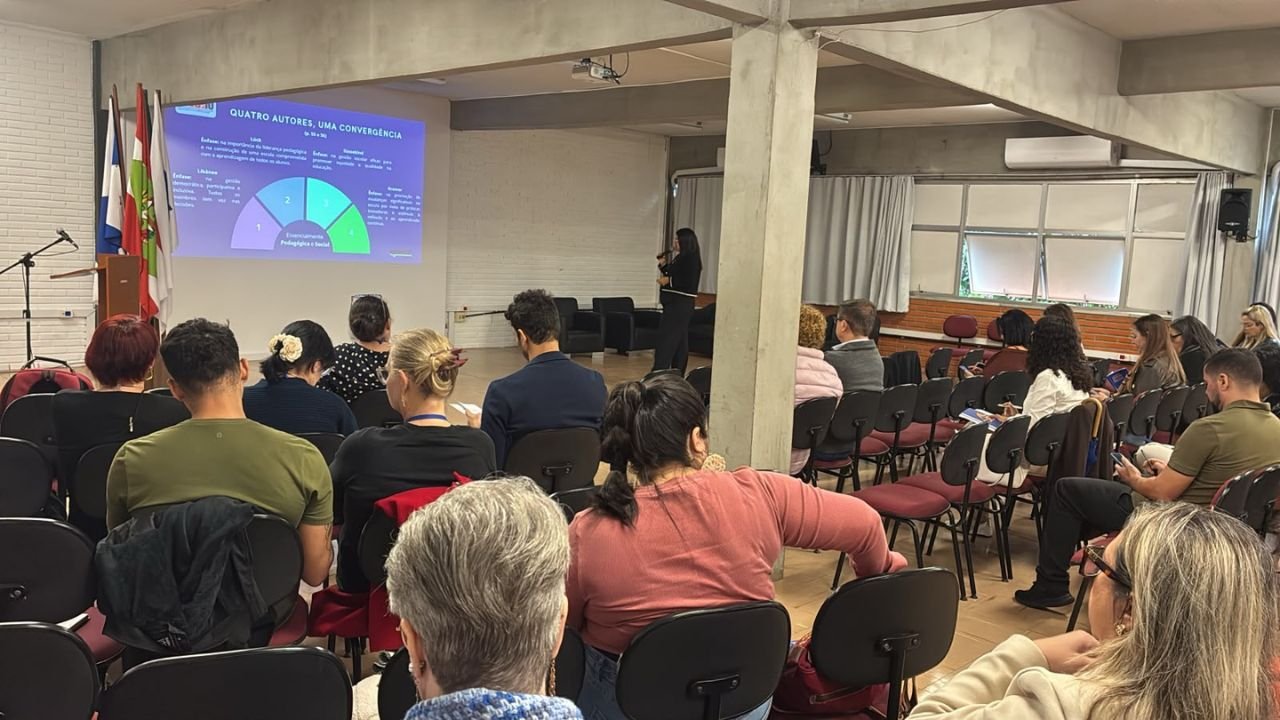 IDEB Nota 10,Balneário Camboriú,Secretaria de Educação de Balneário Camboriú,gestão escolar,formação de professores,Rede Municipal de Ensino,educação em Balneário Camboriú,Univali Campus Balneário Camboriú,Centros Educacionais Municipais,Núcleos de Educação Infantil,ensino fundamental,indicadores educacionais,aprendizagem escolar,políticas educacionais,Santa Catarina educação,capacitação de profissionais da educação,avaliação educacional,planejamento pedagógico,alfabetização e aprendizagem