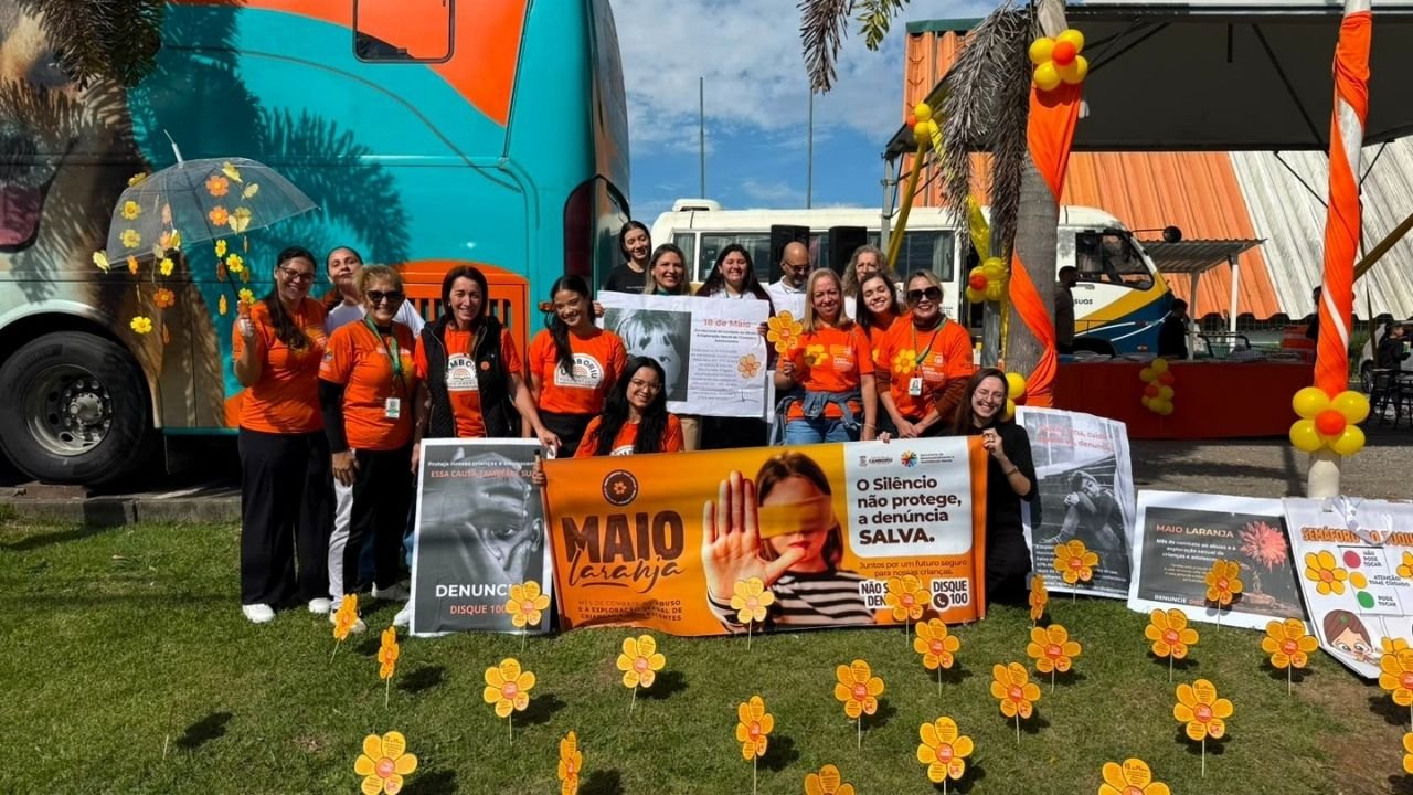 Maio Laranja,Camboriú,abuso infantil,exploração sexual infantil,proteção à infância,direitos das crianças,Sábado em Família,combate à violência infantil,conscientização infantil,campanha Maio Laranja Camboriú,proteção de crianças e adolescentes,rede de proteção social,ações sociais em Camboriú,Vale do Itajaí,enfrentamento ao abuso infantil,prevenção da violência infantil,caminhada Olhares que Pedem Proteção,Associação Salve Uma Infância