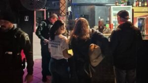 Balneário Camboriú,estabelecimento interditado,disparo de arma de fogo,Decreto Municipal 13.160,cassação de alvará,segurança pública,Guarda Municipal de Balneário Camboriú,fiscalização urbana,Polícia Militar,Bairro dos Municípios,interdição de estabelecimento,combate à criminalidade,ordem pública,Lei Municipal 300 de 1974,Código de Posturas,tráfico de drogas,fiscalização comercial,alvará de funcionamento