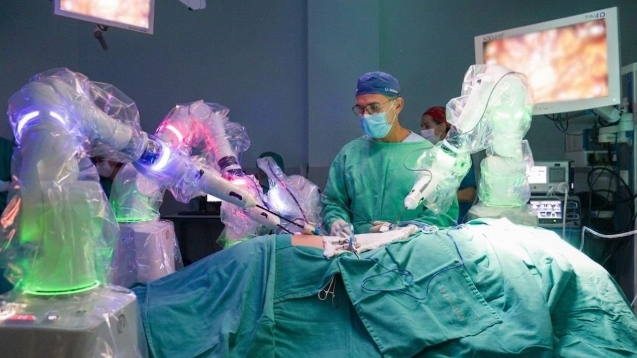 Unimed Litoral,34 anos Unimed Litoral,nova maternidade em Itajaí,hospital da Unimed Litoral,saúde suplementar,atendimento médico em Itajaí,investimentos em saúde,maternidade Unimed Itajaí,expansão hospitalar,inovação tecnológica na saúde,cirurgia robótica ortopédica,tecnologia da informação na saúde,programas corporativos de saúde,qualidade de vida no trabalho,saúde empresarial,cooperativa médica,serviços de saúde em Santa Catarina,crescimento da Unimed Litoral