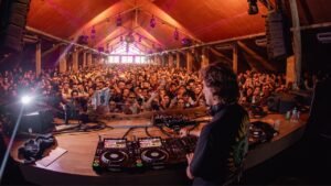 Warung Beach Club,Warung Beach Club Itajaí,Closing Weekend Warung,Praia Brava,música eletrônica,despedida Warung,Warung Praia Brava,eventos em Itajaí,música eletrônica em Santa Catarina,turismo em Itajaí,Vintage Culture,Hernan Cattaneo,club de música eletrônica,cena eletrônica brasileira,entretenimento em Santa Catarina,última festa Warung,Warung Closing Weekend,Praia Brava Itajaí