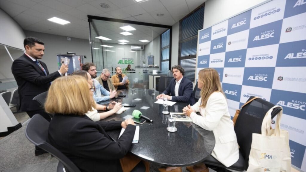 Mês do Ambiente 2026,Alesc,Comissão de Meio Ambiente,justiça climática,áreas protegidas,sustentabilidade em Santa Catarina,unidades de conservação,preservação ambiental,Dia Mundial do Meio Ambiente,meio ambiente SC,desenvolvimento sustentável,educação ambiental,resíduos sólidos,ecoturismo em Santa Catarina,manguezais catarinenses,mudanças climáticas,biodiversidade,Fórum Sustentar 2026