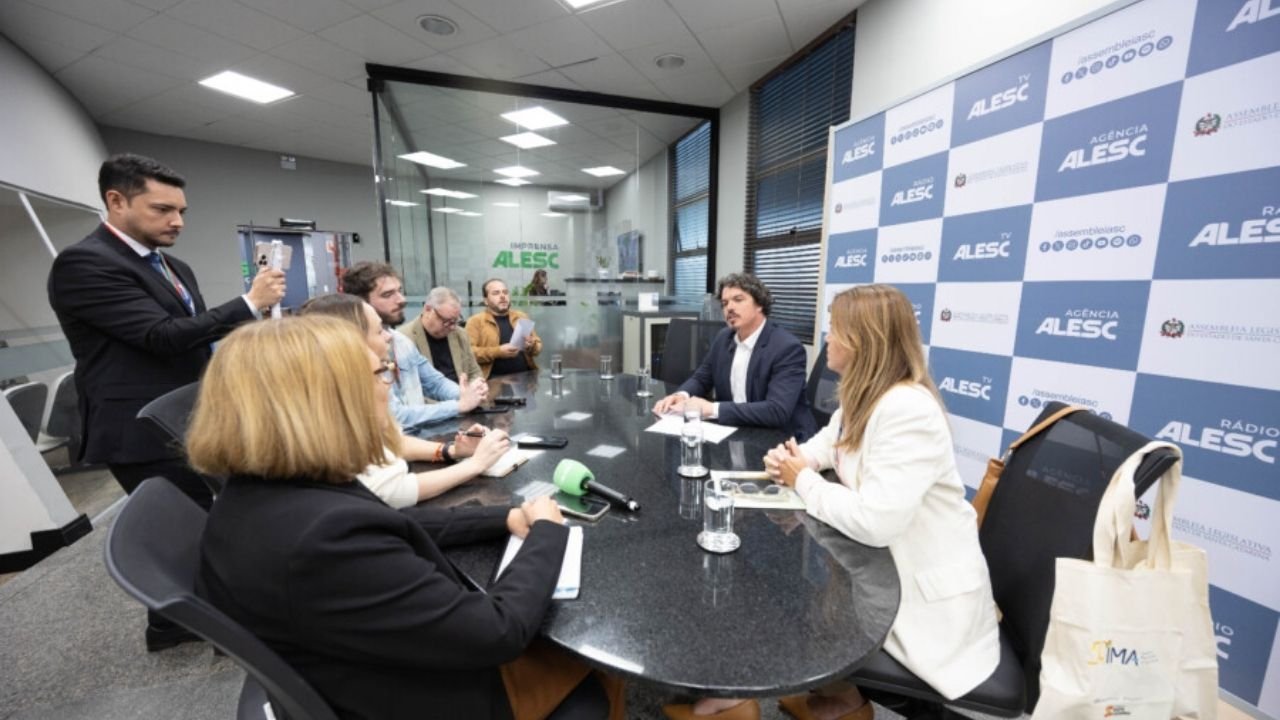 Mês do Ambiente 2026,Alesc,Comissão de Meio Ambiente,justiça climática,áreas protegidas,sustentabilidade em Santa Catarina,unidades de conservação,preservação ambiental,Dia Mundial do Meio Ambiente,meio ambiente SC,desenvolvimento sustentável,educação ambiental,resíduos sólidos,ecoturismo em Santa Catarina,manguezais catarinenses,mudanças climáticas,biodiversidade,Fórum Sustentar 2026