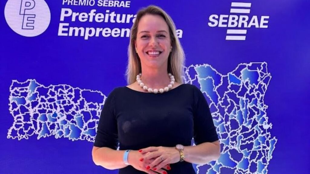 Emanuela Wolff,Secretaria de Obras de Balneário Piçarras,Balneário Piçarras,Prefeitura de Balneário Piçarras,gestão pública municipal,mudança na Secretaria de Obras,secretária interina,administração municipal,Programa de Compliance,gestão de risco de contratos,transparência pública,Lei Anticorrupção,Programa Fala.BR,fiscalização de contratos públicos,governança pública,obras públicas em Balneário Piçarras,controle interno municipal,eficiência administrativa,gestão estratégica,serviços públicos municipais