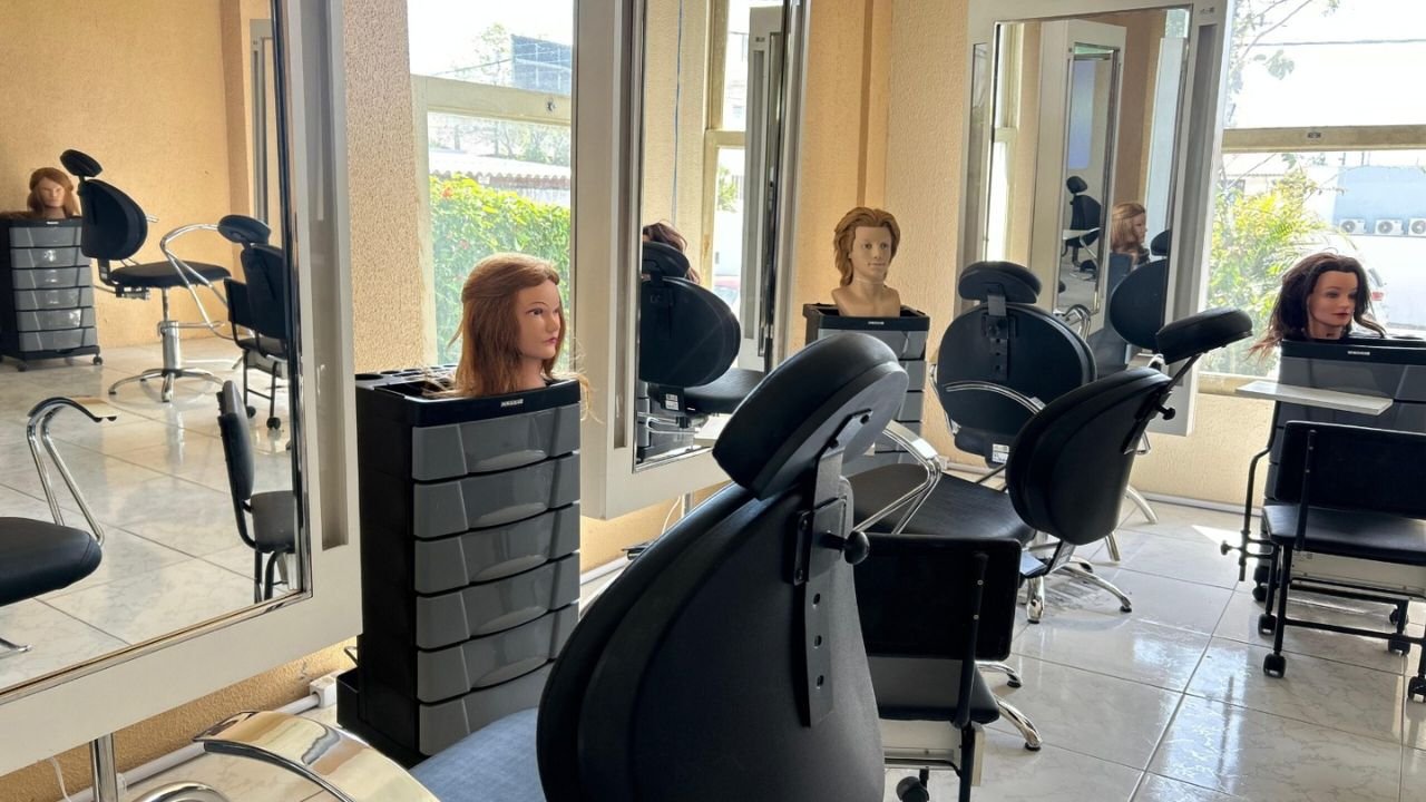 cursos gratuitos Porto Belo,curso de beleza Porto Belo,qualificação profissional Porto Belo,cursos SENAC Porto Belo,Mãos que Criam Oportunidades,curso de manicure e pedicure,curso auxiliar de cabeleireiro,mercado de trabalho Porto Belo,inscrições abertas Porto Belo,cursos profissionalizantes gratuitos,capacitação profissional Santa Catarina,curso gratuito beleza SC,Fundação de Turismo e Desenvolvimento Econômico Porto Belo,SINE Porto Belo,oportunidades de emprego,formação profissional,curso gratuito para jovens e adultos