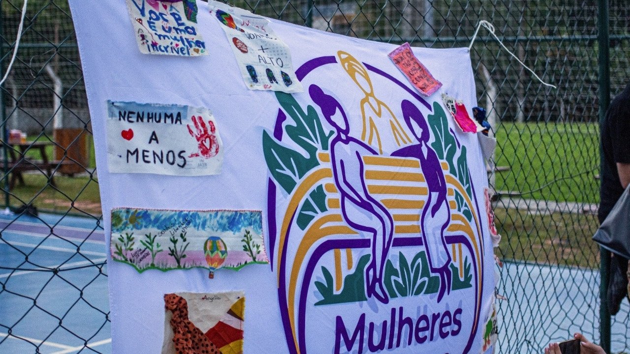 Mulheres na Praça Blumenau,evento feminino em Blumenau,bairro Fortaleza Blumenau,cultura em Blumenau,Santa Catarina,programação gratuita Blumenau,direitos das mulheres,fortalecimento feminino,cidadania feminina,atividades culturais Blumenau,feira de artesanato Blumenau,economia criativa,oficinas gratuitas,movimento feminino,eventos comunitários,saúde da mulher,Colmeia Blumenau