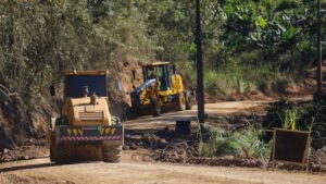 Estrada Boa Rural,programa Estrada Boa Rural Santa Catarina,pavimentação de estradas rurais SC,infraestrutura rodoviária interior SC,Secretaria de Infraestrutura e Mobilidade SC,SIE Santa Catarina,investimentos em rodovias rurais,obras em Santa Catarina 2026,desenvolvimento rural SC,logística agrícola Santa Catarina,estradas municipais pavimentação,convênios governo SC prefeituras,melhoria de estradas rurais,transporte rural Santa Catarina,obras rodoviárias interior SC,Jorginho Mello infraestrutura,investimentos em infraestrutura SC,projetos de pavimentação SC,malha viária rural Santa Catarina,escoamento produção agrícola SC