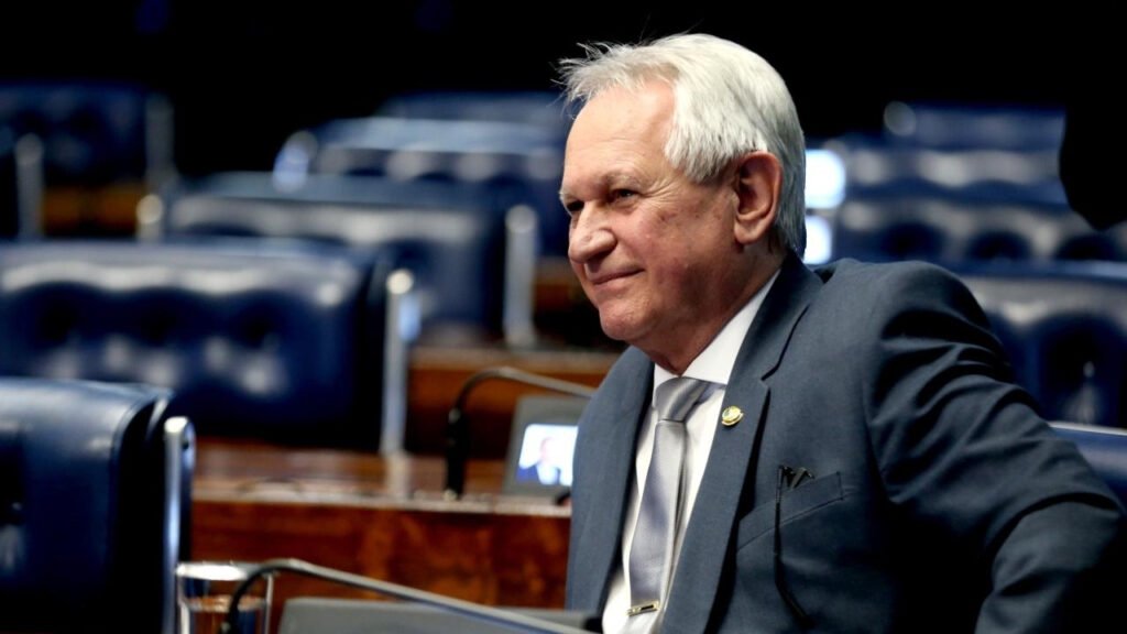 projeto de lei pichação,pichação no brasil,endurecimento de penas pichação,senador Hermes Klann,Hermes Klann projeto de lei,Senado Federal pichação,legislação contra pichação,crimes de pichação,patrimônio público e privado,danos ao patrimônio,responsabilização por pichação,financiamento de pichação,organização de pichação,política brasileira,Santa Catarina política,segurança pública Brasil,projeto de lei Senado,leis mais rígidas pichação,custos da pichação,limpeza urbana vandalismo