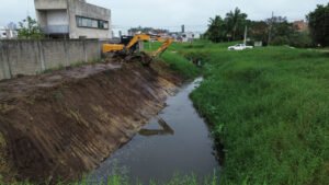 Balneário Piçarras limpeza preventiva,Secretaria de Obras Balneário Piçarras,Defesa Civil Balneário Piçarras,El Niño 2026 Santa Catarina,prevenção de alagamentos SC,drenagem urbana Balneário Piçarras,limpeza de bocas de lobo,manutenção de rios e ribeirões,hidrojato limpeza tubulações,prevenção de enchentes Santa Catarina,infraestrutura urbana Piçarras,serviços públicos municipais SC,gestão de riscos climáticos,ações preventivas chuva forte SC,escoamento de águas pluviais