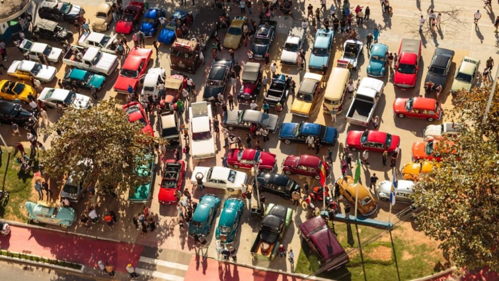 exposição de carros antigos em Balneário Camboriú,carros antigos BC,evento em Balneário Camboriú,turismo em Balneário Camboriú,Praça Almirante Tamandaré,veículos clássicos,colecionadores de carros antigos,cultura automotiva,lazer em Santa Catarina,eventos gratuitos em BC,programação turística,Secretaria de Turismo Balneário Camboriú,Prefeitura de Balneário Camboriú,Antigos BC Costa Esmeralda,exposição de veículos,encontro de carros antigos,atrações em Balneário Camboriú,turismo catarinense,eventos de domingo