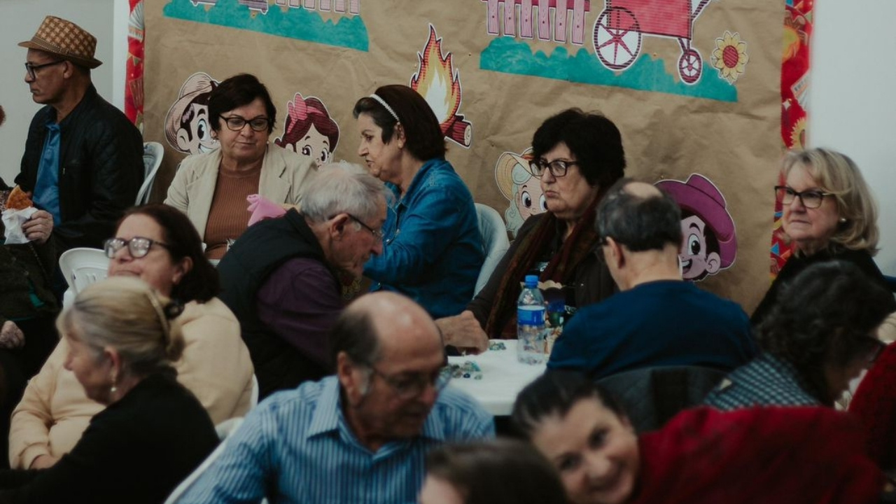 Festa Junina Terceira Idade Itapema,CCI Meia Praia,Centro de Convivência do Idoso,eventos para idosos SC,Secretaria de Políticas Públicas à Pessoa Idosa,atividades para terceira idade,lazer em Itapema,convivência social,envelhecimento ativo,festas juninas em Santa Catarina,programação Itapema,idosos Itapema,bem-estar da pessoa idosa,eventos gratuitos,cultura popular,integração social,qualidade de vida,Meia Praia Itapema,agenda cultural SC,políticas públicas para idosos