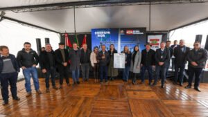 Governo de Santa Catarina,Celesc,rede trifásica,1000 km rede trifásica Santa Catarina,subestação Treze Tílias,infraestrutura energética SC,Plano de Desenvolvimento Energético SC,investimentos energia elétrica Santa Catarina,Meio-Oeste catarinense energia,Laticínios Tirol expansão,Baterias Pioneiro investimento,energia rural trifásica SC,crescimento industrial Santa Catarina,obras de energia Celesc,desenvolvimento econômico SC,energia para agronegócio SC,rede elétrica rural SC,Catanduvas subestação energia,138 kV Santa Catarina,investimentos públicos energia SC,geração de empregos SC energia,infraestrutura elétrica Meio-Oeste SC,expansão industrial SC energia
