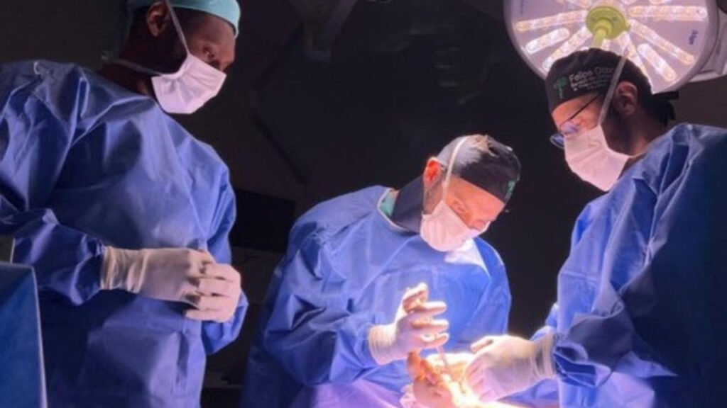 Governo Federal cirurgias SUS,Agora Tem Especialistas,Ministério da Saúde,atendimento especializado SUS,mutirão de cirurgias,exames pelo SUS,saúde pública no Brasil,redução da fila do SUS,hospitais públicos privados e filantrópicos,cirurgias de média complexidade,cirurgias de alta complexidade,programa de saúde federal,especialistas SUS,gestão da saúde pública,investimento em saúde,consultas especializadas,exames médicos Brasil,unidades móveis de saúde,assistência hospitalar,pacientes do SUS