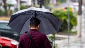 chuva forte em Santa Catarina,previsão do tempo SC,temporais em Santa Catarina,Defesa Civil SC,instabilidade climática,chuva acima da média,El Niño Santa Catarina,ciclone extratropical,frio em Santa Catarina,alerta meteorológico,temporais com vento,alagamentos SC,enchentes Santa Catarina,inverno catarinense,clima SC,previsão climática