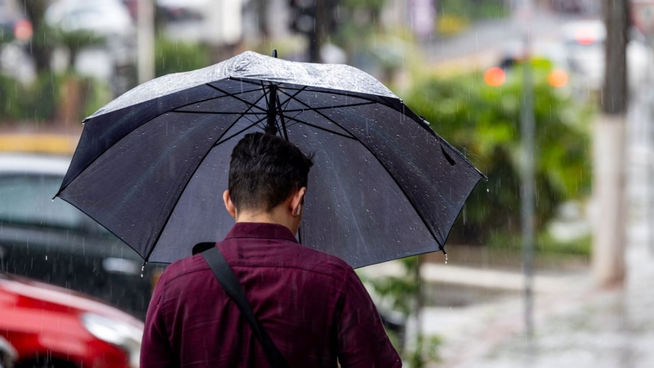 chuva forte em Santa Catarina,previsão do tempo SC,temporais em Santa Catarina,Defesa Civil SC,instabilidade climática,chuva acima da média,El Niño Santa Catarina,ciclone extratropical,frio em Santa Catarina,alerta meteorológico,temporais com vento,alagamentos SC,enchentes Santa Catarina,inverno catarinense,clima SC,previsão climática