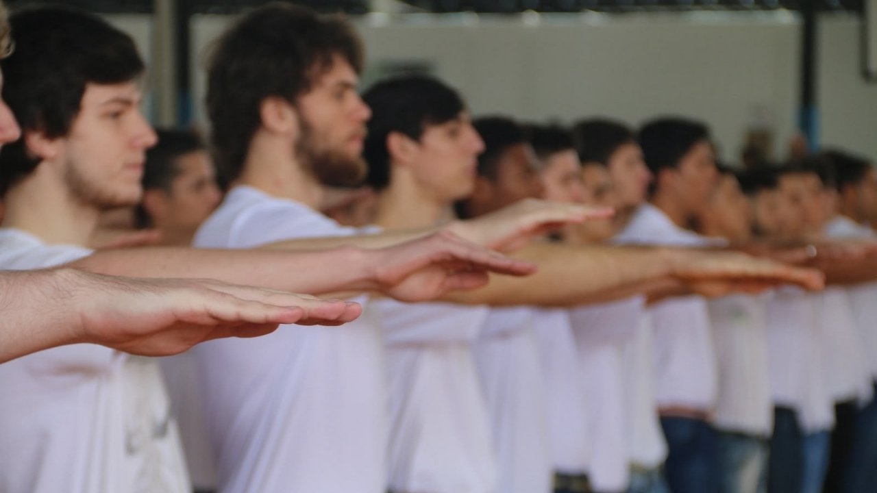 alistamento militar 2026,último dia alistamento militar,alistamento obrigatório Exército Brasileiro,Junta de Serviço Militar Itapema,CAM Certificado de Alistamento Militar,CDI Certificado de Dispensa de Incorporação,jovens 18 anos alistamento,alistamento online Exército,alistamento militar SC,documentação militar obrigatória,serviço militar obrigatório Brasil,Exército Brasileiro alistamento,Casa da Cidadania Itapema,juramento à Bandeira,regularização militar 2026,consequências não alistamento militar,documentos obrigatórios jovens