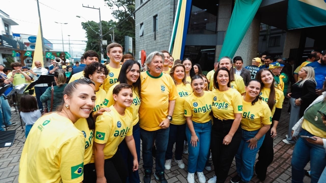 Camboriú na Copa,Copa do Mundo 2026,evento em Camboriú,torcida brasileira,Seleção Brasileira,transmissão Brasil x Marrocos,Prefeitura de Camboriú,programação Copa do Mundo,evento gratuito Camboriú,Ginásio Irineu Bornhausen,cultura em Camboriú,atrações culturais,futebol brasileiro,mobilização comunitária,torcida da Copa,Santa Catarina,eventos em Santa Catarina