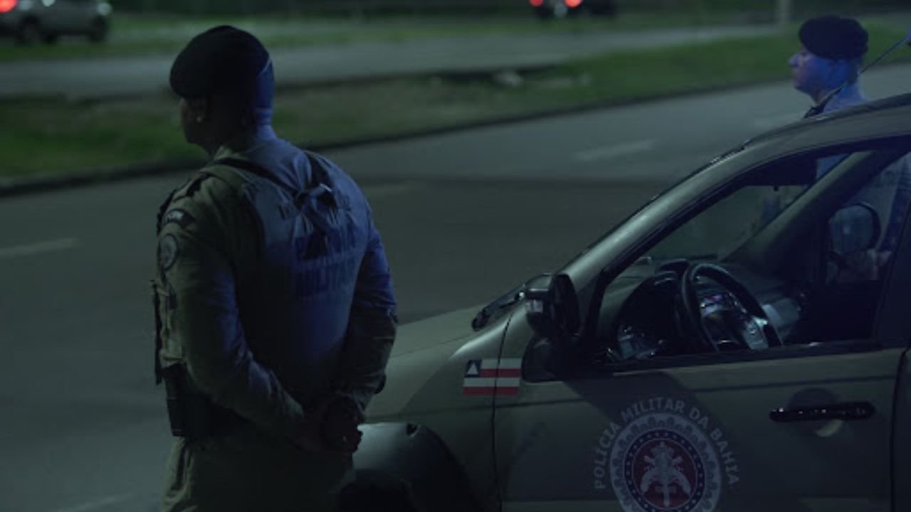Operação Guardiões da Noite,Balneário Camboriú,12º Batalhão de Polícia Militar,segurança pública,combate à criminalidade,operação policial,furtos em Balneário Camboriú,policiamento noturno,patrulhamento preventivo,roubos durante a madrugada,violência urbana,segurança para turistas,crimes patrimoniais,reforço policial,Polícia Militar de Santa Catarina,segurança em Balneário Camboriú,ações policiais