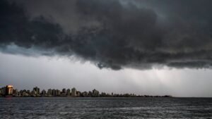 frente fria em Santa Catarina,temporais em Santa Catarina,previsão do tempo Santa Catarina,chuva intensa em Santa Catarina,Defesa Civil SC,temporais isolados,granizo em Santa Catarina,rajadas de vento,clima em Santa Catarina,previsão meteorológica,frio em Santa Catarina,chuva no Oeste catarinense,Planalto Sul,instabilidades climáticas,tempo firme no fim de semana,alerta meteorológico,frente fria no Sul do Brasil,previsão para Santa Catarina,clima outono Santa Catarina,chuva e vento forte