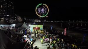 Love Run BC,corrida em Balneário Camboriú,Roda FG,corrida de rua em Santa Catarina,evento esportivo em Balneário Camboriú,recorde feminino Love Run BC,pedido de casamento em corrida,atletas em Balneário Camboriú,turismo esportivo,corrida noturna,qualidade de vida,esporte e lazer,DTO Sports,corrida de 5km,caminhada de 3km,eventos em Santa Catarina,superação no esporte,corrida na praia,Copa do Mundo e esporte,corrida para casais
