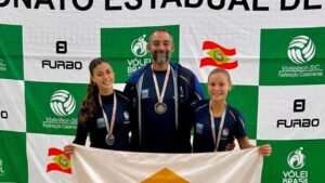 Kemily e Kauany,Kemily e Kauany Benedito,vôlei de praia feminino,vôlei de praia Sub-21,Campeonato Catarinense de Vôlei de Praia Sub-21,vice-campeonato catarinense,Time Navega,Navegantes vôlei de praia,esporte em Navegantes,Santa Catarina vôlei de praia,ranking estadual de vôlei,Federação Catarinense de Voleibol,FCV,circuito catarinense de vôlei de praia,atletas catarinenses,dupla feminina de vôlei de praia,campeonato estadual de vôlei,pódio esportivo em Santa Catarina