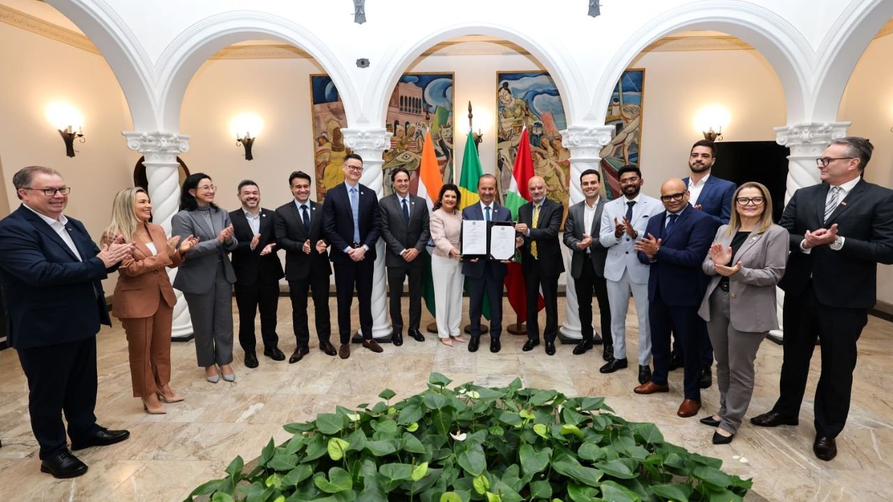 investimento indiano em Santa Catarina,Orgonew Pvt Ltd,nanotecnologia no agronegócio,Santa Catarina agronegócio,fábrica de nutrição animal,investimento estrangeiro SC,Nanofeed Brasil,inovação no agronegócio,geração de empregos Santa Catarina,Índia e Santa Catarina,tecnologia para proteína animal,desenvolvimento econômico SC,Memorando de Entendimento,investimentos internacionais,Florianópolis,nutrição animal,indústria de nanotecnologia