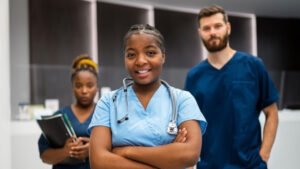 Enare 2026/2027,inscrições Enare,Exame Nacional de Residência,residência médica Brasil,residência multiprofissional,residência em saúde,vagas residência médica,prova Enare,Ministério da Educação MEC,HU Brasil,formação médica,programas de residência profissional,Enamed 2026,Enade medicina,Teoria de Resposta ao Item TRI,especialidades médicas,estudantes de medicina,seleção nacional residência