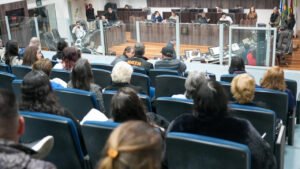 Câmara de Balneário Camboriú,projetos aprovados em Balneário Camboriú,sessão da Câmara Municipal,Teatro Municipal Bruno Nitz,legislação municipal,projetos de lei Balneário Camboriú,praça em Taquaras,Dona Adelaide Nascimento Rocha,política municipal,administração pública,vereadores Balneário Camboriú,homenagem municipal,moções Câmara de Balneário Camboriú,cultura em Balneário Camboriú,gestão pública,plenário municipal,notícias de Balneário Camboriú