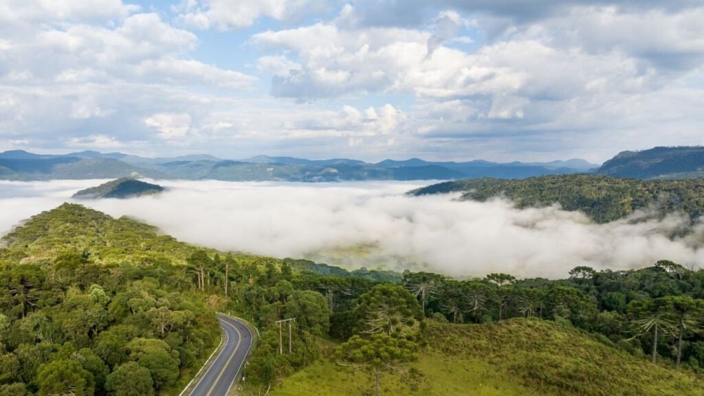 massa de ar frio Santa Catarina,previsão do tempo SC,frio em Santa Catarina,Defesa Civil SC,temporais em Santa Catarina,frente fria SC,temperaturas baixas,clima catarinense,alerta meteorológico,alagamento costeiro,maré alta Itajaí,tempo firme SC,previsão semanal,frio na Serra catarinense,meteorologia Santa Catarina