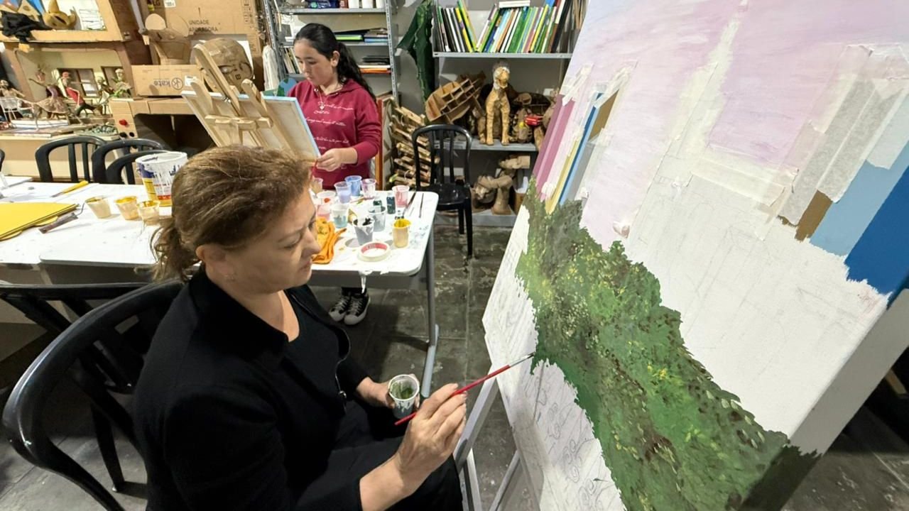aulas de desenho em Itapema,aulas de pintura em tela,Cultura Para Todos,Secretaria de Cultura de Itapema,curso gratuito de desenho,curso gratuito de pintura,atividades culturais em Itapema,arte para crianças,formação cultural,oficinas de arte,desenho e pintura gratuitos,cultura em Santa Catarina,atividades para idosos,desenvolvimento artístico,aulas de arte em Itapema,incentivo à cultura,educação artística