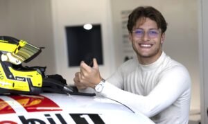 Jeff Giassi,Porsche Cup Brasil,Le Mans,Le Mans França,piloto de Balneário Camboriú,automobilismo catarinense,Porsche Carrera Cup Brasil Sprint 2026,corrida em Le Mans,Jeff Giassi Le Mans,etapa da Porsche Cup Brasil,automobilismo internacional,piloto catarinense,Porsche Esports Brasil,corrida na França,Balneário Camboriú esportes,automobilismo em Santa Catarina,24 Horas de Le Mans,campeonato Porsche Cup
