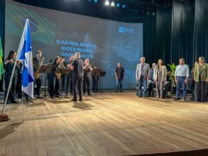 Balneário Camboriú,Junho Verde,Dia Mundial do Meio Ambiente,educação ambiental,sustentabilidade,plantio de árvores nativas,meio ambiente,Teatro Bruno Nitz,Emasa,Semam,preservação ambiental,desenvolvimento sustentável,Parque Raimundo Malta,Praia do Estaleirinho,recuperação ambiental,ações ambientais em Balneário Camboriú,conscientização ambiental,recursos naturais