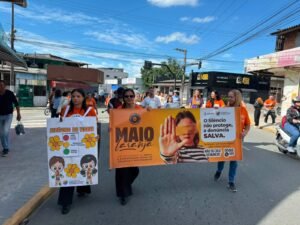 Maio Laranja,Camboriú,abuso infantil,exploração sexual infantil,proteção à infância,direitos das crianças,Sábado em Família,combate à violência infantil,conscientização infantil,campanha Maio Laranja Camboriú,proteção de crianças e adolescentes,rede de proteção social,ações sociais em Camboriú,Vale do Itajaí,enfrentamento ao abuso infantil,prevenção da violência infantil,caminhada Olhares que Pedem Proteção,Associação Salve Uma Infância