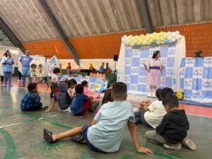 Maio Laranja,Camboriú,abuso infantil,exploração sexual infantil,proteção à infância,direitos das crianças,Sábado em Família,combate à violência infantil,conscientização infantil,campanha Maio Laranja Camboriú,proteção de crianças e adolescentes,rede de proteção social,ações sociais em Camboriú,Vale do Itajaí,enfrentamento ao abuso infantil,prevenção da violência infantil,caminhada Olhares que Pedem Proteção,Associação Salve Uma Infância