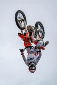 Joaninha,Gilmar Joaninha Flores,Freestyle Motocross,Freestyle Extreme,Balneário Camboriú,Speedway Music Park,motocross em Santa Catarina,esportes radicais,evento em Balneário Camboriú,Equipe J99 Freestyle Show,campeonato brasileiro de FMX,Red Bull X-Fighters,X Games Brasil,show de motocross freestyle,atrações em Balneário Camboriú,evento para família,motocross radical,esporte de aventura