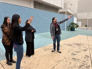 eletroposto em Balneário Camboriú,Celesc,Prefeitura de Balneário Camboriú,Praça da Bíblia,veículos elétricos,carros elétricos Santa Catarina,mobilidade sustentável,Corredor Elétrico Catarinense,infraestrutura de recarga,carregamento de veículos elétricos,inovação urbana,sustentabilidade em Balneário Camboriú,energia limpa,transição energética,veículos híbridos,rede de recarga elétrica,eletroposto SC,mobilidade elétrica Brasil,investimento em infraestrutura elétrica