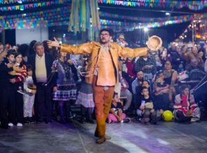 Arraiá Solidário,Brusque,festa junina em Brusque,Pavilhão da Fenarreco,evento gratuito,programação junina,gastronomia típica,cultura popular,turismo em Brusque,atrações culturais,feira de artesanato,agricultura familiar,evento beneficente,Associação Mãos do Bem,Fundação Municipal de Turismo,fogueira gigante,festa para famílias