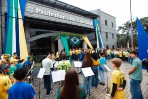 Camboriú na Copa,Copa do Mundo 2026,evento em Camboriú,torcida brasileira,Seleção Brasileira,transmissão Brasil x Marrocos,Prefeitura de Camboriú,programação Copa do Mundo,evento gratuito Camboriú,Ginásio Irineu Bornhausen,cultura em Camboriú,atrações culturais,futebol brasileiro,mobilização comunitária,torcida da Copa,Santa Catarina,eventos em Santa Catarina