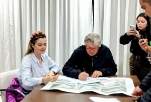pista de skate Camboriú,Parque Linear Camboriú,investimento esporte Camboriú,licitação pista de skate SC,Prefeitura de Camboriú obras,esporte e lazer Camboriú,infraestrutura esportiva municipal,skate street Camboriú,juventude esporte inclusão social,emenda parlamentar Camboriú,vereador Eduardo Henrique Dudu,Fundação Municipal de Esportes Camboriú,obras públicas Camboriú 2026,investimento urbano SC,equipamentos esportivos municipais,espaço público lazer Camboriú,política esportiva municipal,desenvolvimento urbano Camboriú,obras Parque Linear Camboriú