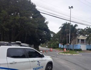 Rodovia Interpraias interditada,interdição em Balneário Camboriú,trânsito Balneário Camboriú,Festa da Tainha BC,obras e eventos BC,BC Trânsito,mobilidade urbana Santa Catarina,bairro Estaleiro BC,alteração de trânsito,bloqueio Rodovia Interpraias,programação Festa da Tainha,eventos em Balneário Camboriú,acesso Estaleiro,sinalização de trânsito,Prefeitura de Balneário Camboriú,tráfego Interpraias,turismo BC,infraestrutura urbana,circulação de veículos,trânsito SC