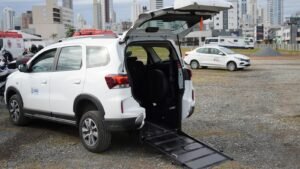 frota da Secretaria de Saúde Balneário Camboriú,novos veículos saúde municipal,Prefeitura de Balneário Camboriú,saúde pública em Balneário Camboriú,renovação de frota municipal,ambulâncias Balneário Camboriú,veículos para saúde,CAPS II Balneário Camboriú,Centro de Atenção Psicossocial,Tratamento Fora Domicílio TFD,transporte sanitário SUS,investimentos na saúde,Atenção Primária à Saúde,gestão pública municipal,serviços de saúde SC,veículos para pacientes,infraestrutura da saúde,atendimento especializado,rede municipal de saúde