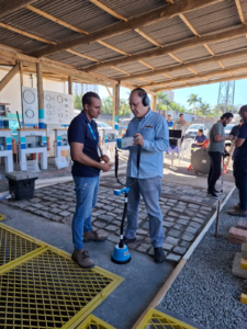 Centro de Treinamento Águas de Camboriú,geofones vazamento água,controle de perdas saneamento,Aegea Brasil,vazamentos ocultos água,tecnologia saneamento básico,eficiência operacional água,Águas de Camboriú inovação,testes de equipamentos saneamento,homologação de equipamentos Aegea,rede de abastecimento água,redução de perdas hídricas,engenharia sanitária,operação de saneamento SC,detecção de vazamentos acústica,gestão de água Brasil,centro de treinamento Aegea,tecnologia para saneamento,eficiência hídrica