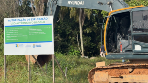policlínica Balneário Camboriú,construção da policlínica,saúde em Balneário Camboriú,obras públicas BC,supressão de vegetação,transplante de figueiras,licença ambiental,Hospital Regional Ruth Cardoso,atendimento SUS,infraestrutura de saúde,nova unidade de saúde,Secretaria de Saúde Balneário Camboriú,investimento em saúde,especialidades médicas,exames médicos,Bairro dos Municípios,desenvolvimento urbano