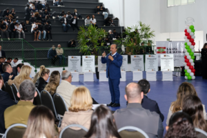 escolas estaduais Palhoça,educação em Santa Catarina,complexo desportivo Palhoça,reforma escolar,Governo de Santa Catarina,Educação Levada a Sério,Escola Boa,infraestrutura escolar,investimento em educação,rede estadual de ensino,EEB Governador Ivo Silveira,EEB Governador Pedro Ivo Figueiredo de Campos,melhorias nas escolas,ensino público,desenvolvimento educacional,esporte escolar,obras públicas