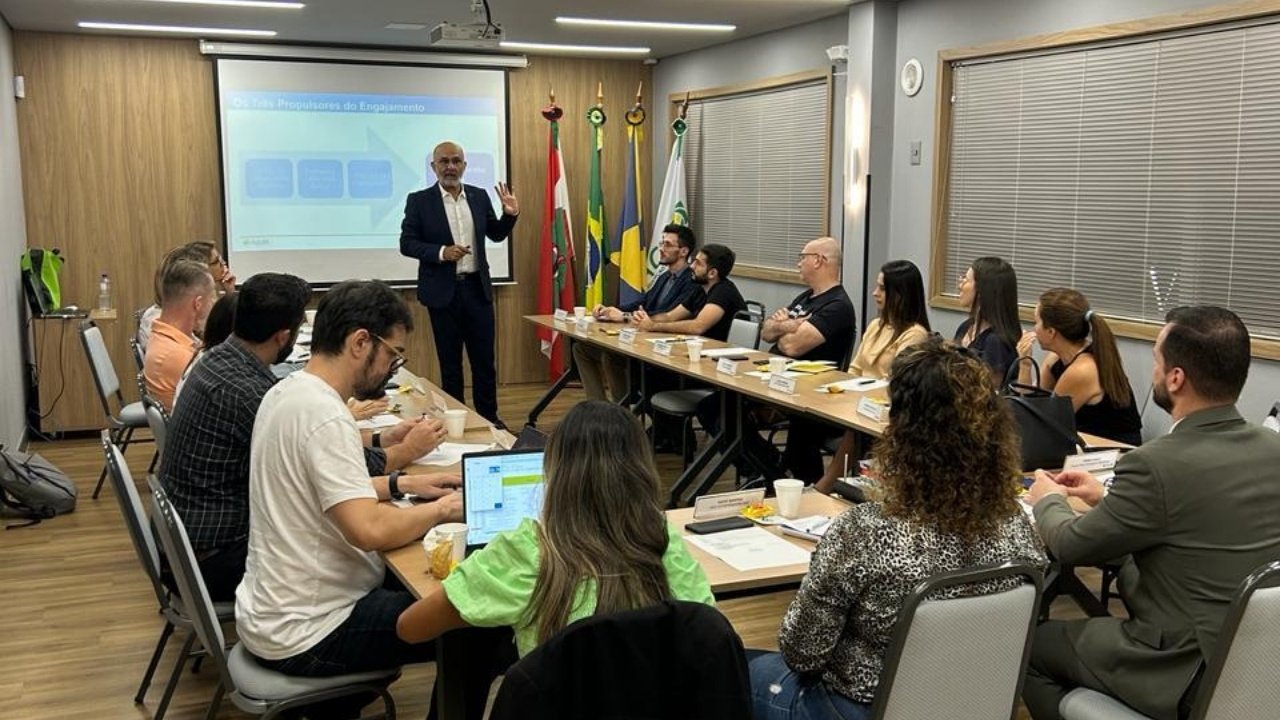 ACII Itajaí,treinamentos de liderança em Itajaí,desenvolvimento profissional,cursos de liderança,Conselho de Núcleos ACII,Associação Empresarial de Itajaí,Dale Carnegie Course,Eneagrama da Personalidade,autoconhecimento profissional,comunicação empresarial,inteligência emocional,capacitação empresarial,formação de líderes,desenvolvimento humano,mercado empresarial Itajaí