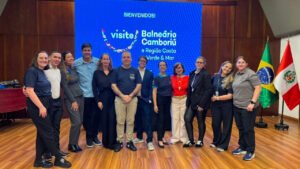 Visite Balneário Camboriú,Costa Verde e Mar,turismo em Balneário Camboriú,promoção turística internacional,turismo Peru Chile,agentes de viagens,trade turístico,mercado turístico internacional,Convention Bureau Balneário Camboriú,turismo Santa Catarina,negócios no turismo,destinos turísticos brasileiros,visitantes estrangeiros,setor turístico regional,desenvolvimento turístico
