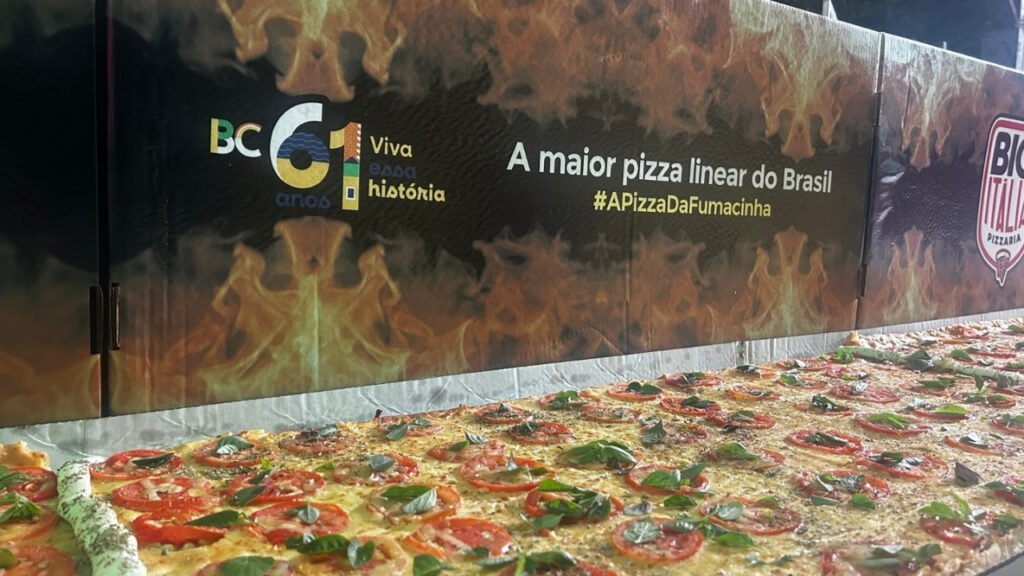 dia mundial da pizza,pizza gigante em Balneário Camboriú,pizza linear 162 metros,distribuição de pizza gratuita,Balneário Camboriú turismo,eventos em Balneário Camboriú,aniversário de Balneário Camboriú,62 anos de Balneário Camboriú,RankBrasil recordes,maior pizza do Brasil,pizza gigante Brasil,Secretaria de Turismo Balneário Camboriú,Prefeitura de Balneário Camboriú eventos,Big Itália pizzaria,turismo gastronômico Santa Catarina,eventos gastronômicos SC,Avenida Atlântica Barra Sul,recorde nacional pizza,festa em Balneário Camboriú,atração turística julho