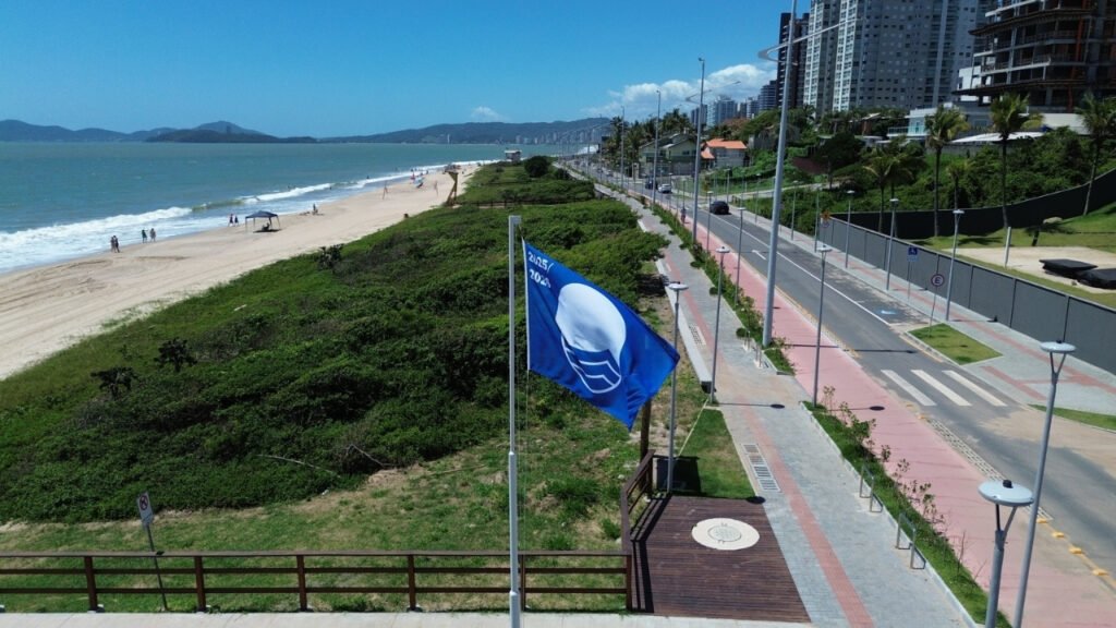 balneário piçarras bandeira azul,praias certificadas sc,programa bandeira azul brasil,sustentabilidade balneário piçarras,avaliação internacional bandeira azul,praias de piçarras,praia da ponta do jacques,praia central piçarras,praia da barra do rio piçarras,qualidade da água praias sc,gestão ambiental litoral catarinense,certificação ambiental praias,turismo sustentável santa catarina,FEE bandeira azul,meio ambiente piçarras,orla de piçarras,infraestrutura praias sc,educação ambiental praias,ranking praias sustentáveis brasil,certificação 2026 2027 bandeira azul